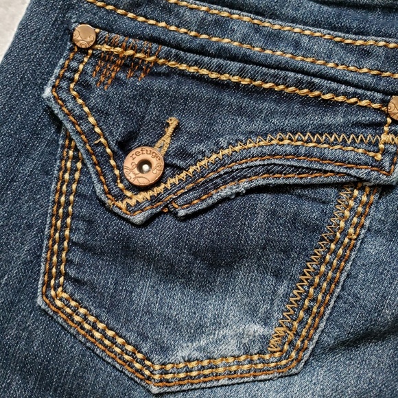 Refuge Denim Boyfriend Short - 6 - Picture 3 of 6